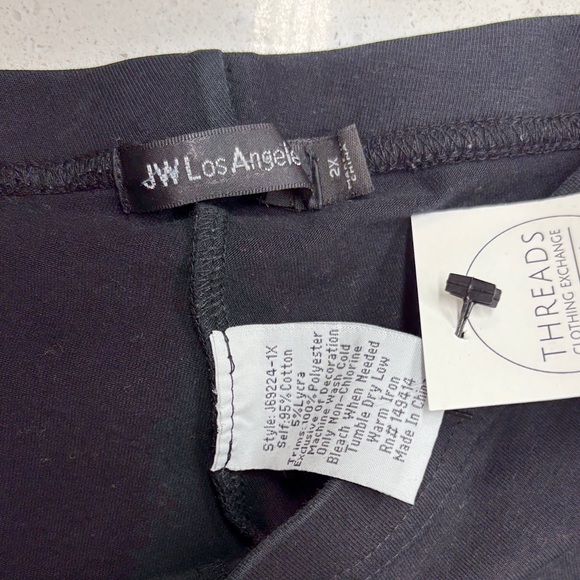 Johnny Was Libbi Black Leggings with Pink Floral Embroidery - Picture 10 of 10